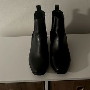 Like new black ankle booties size 8 in women’s. Only wore once. Great condition